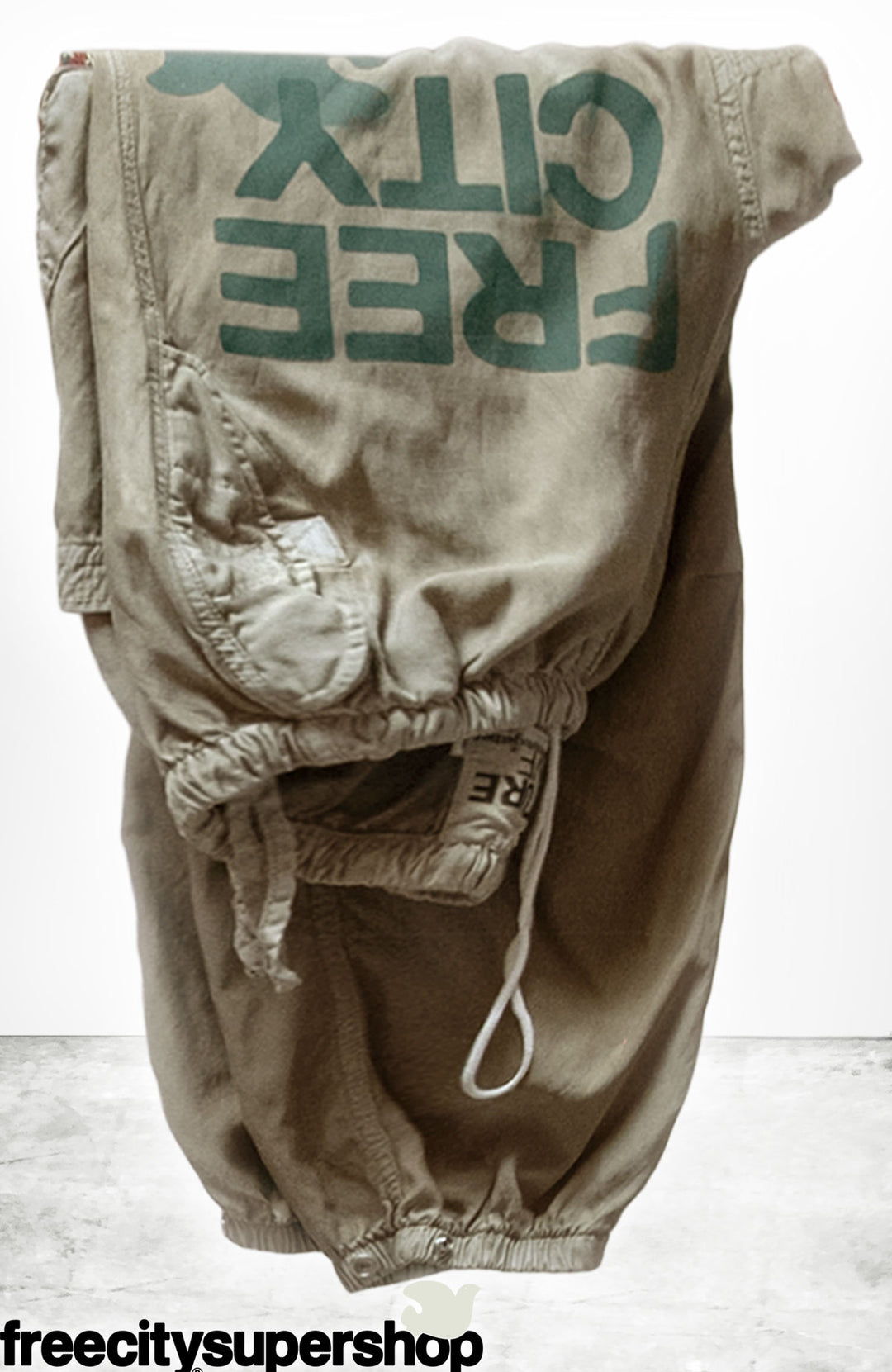 FLAP/SNAP FREECITY MATTE/SATIN AIRJUMP pant - lawrance's sand