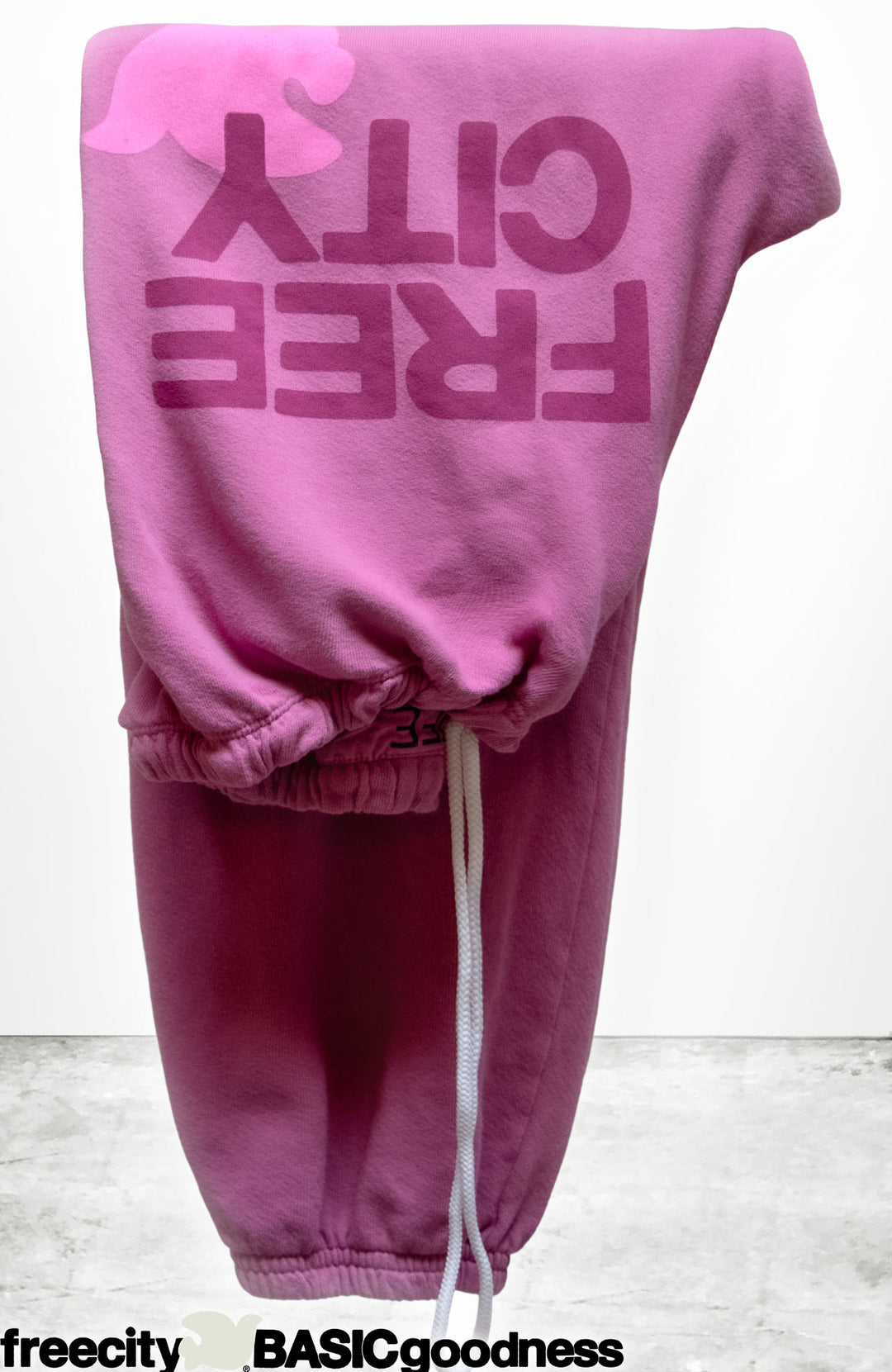 FCBSWP100_pinkshroom_1080x.jpg 
